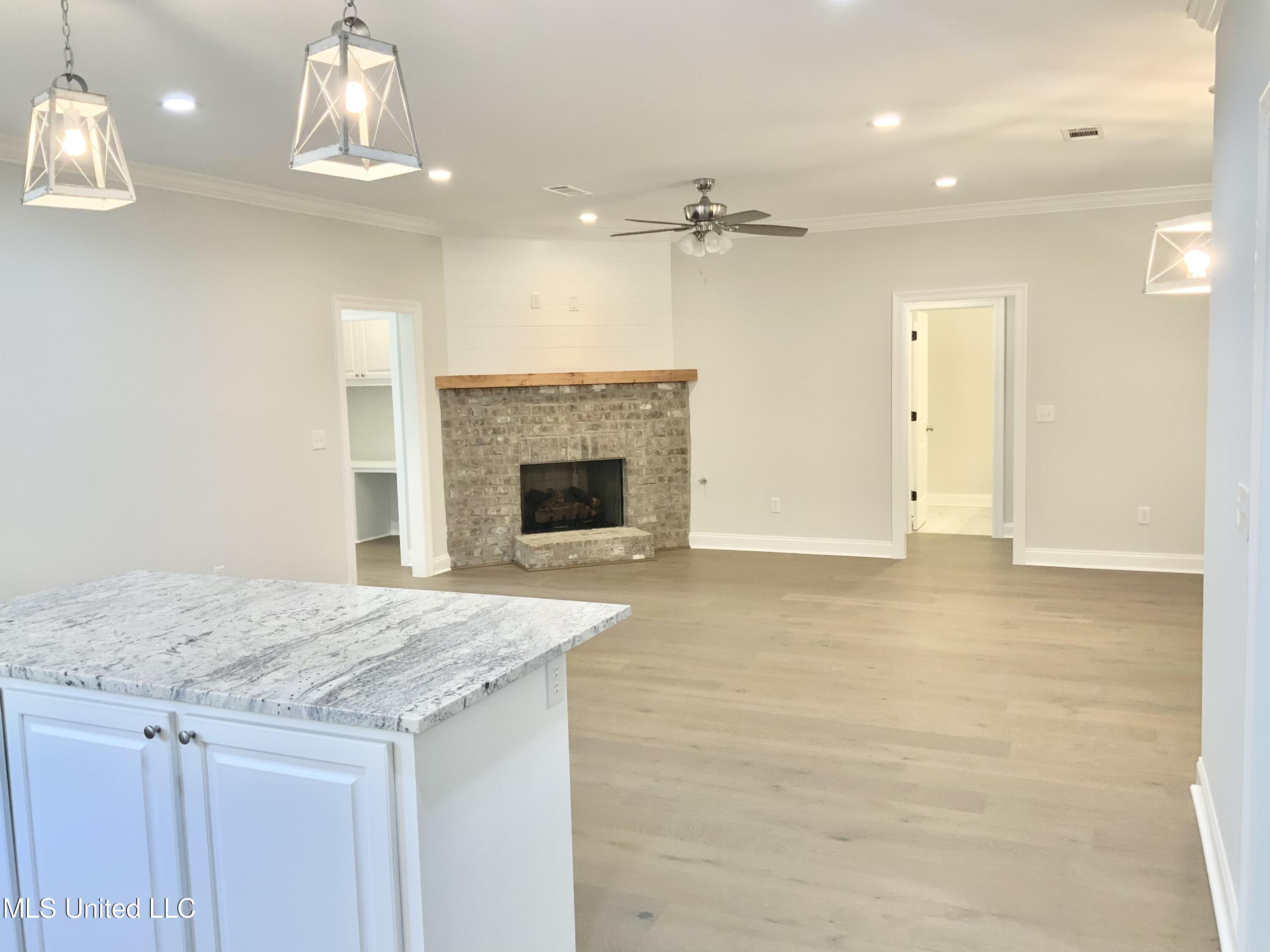 634 Westhill Road Brandon, MS 39042 - Photo 3 of 45 099A9F5C-DEAB-4B25-9987-13184DF32B7A