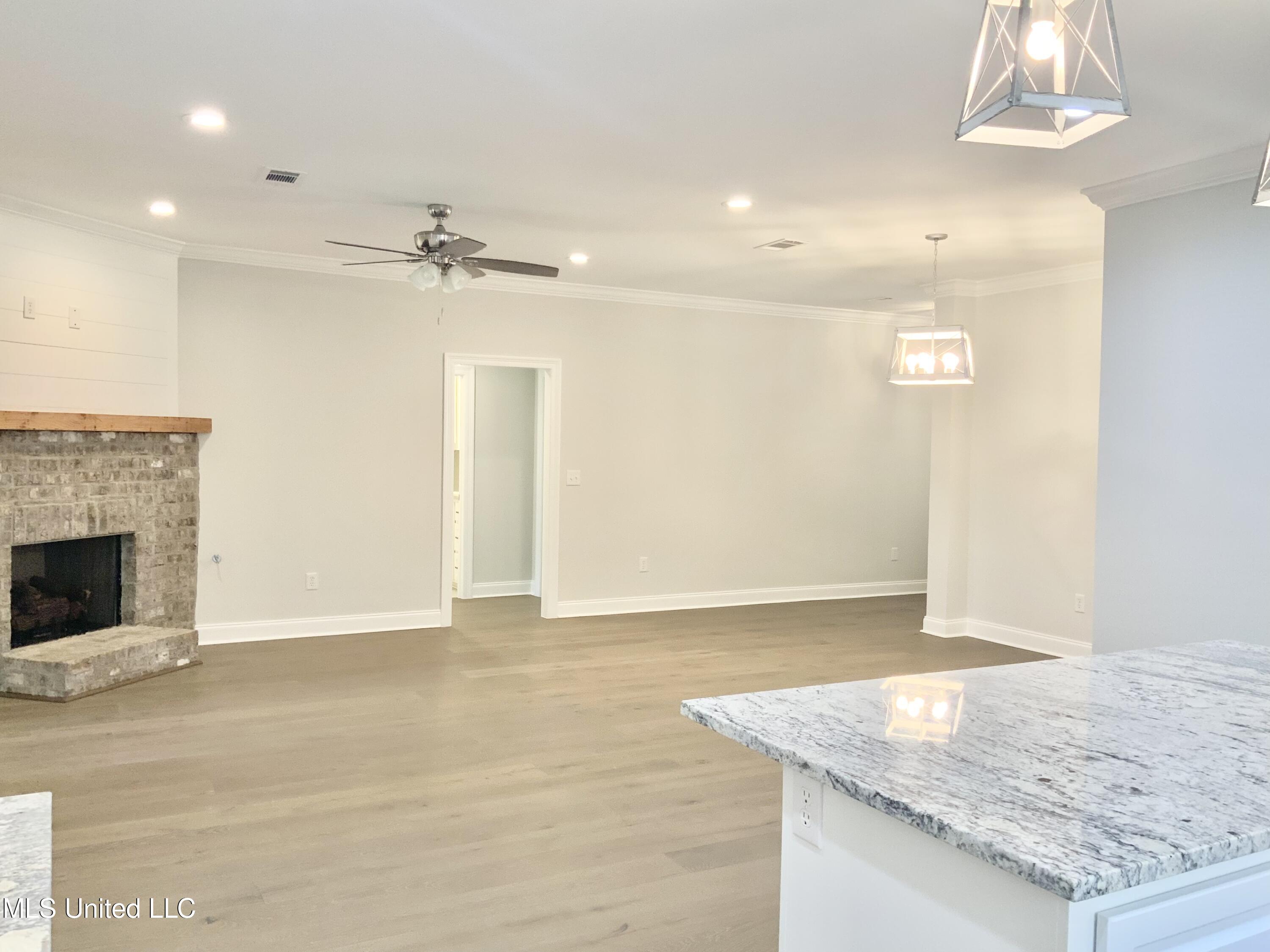 634 Westhill Road Brandon, MS 39042 - Photo 4 of 45 E0BFBD96-A886-4A3E-8B3A-A6B9C549188C