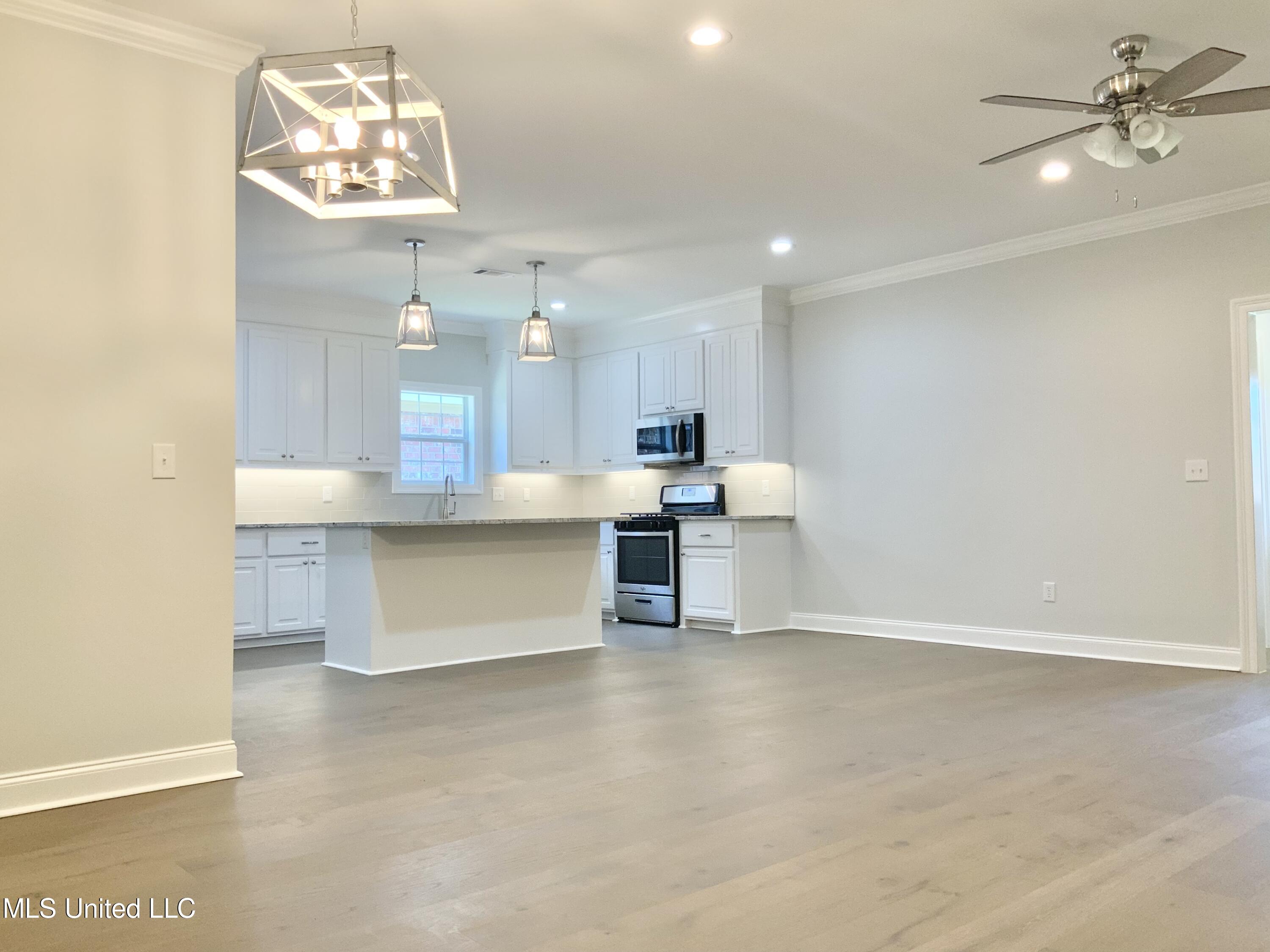634 Westhill Road Brandon, MS 39042 - Photo 6 of 45 F23F278B-CA3E-4FD0-B930-D61EFC4065E6