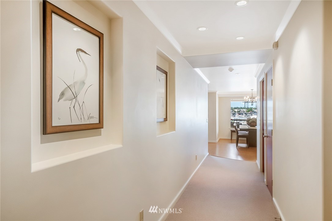 3100 West Commodore Way, Unit 203 Seattle, WA 98199 - Photo 2 of 22