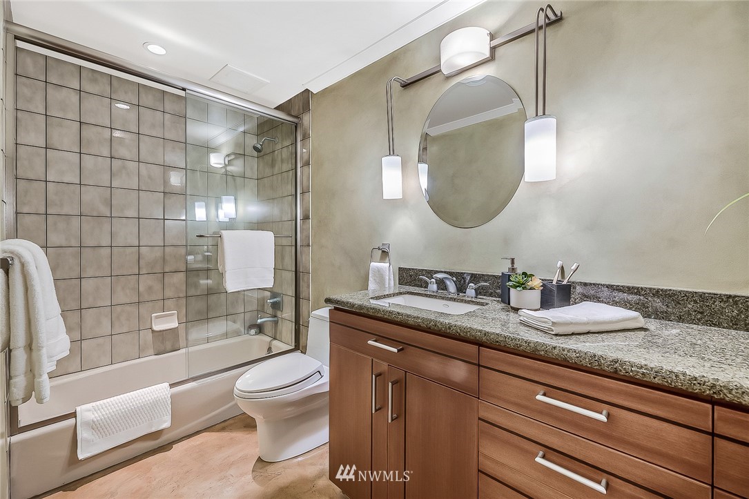 3100 West Commodore Way, Unit 203 Seattle, WA 98199 - Photo 15 of 22