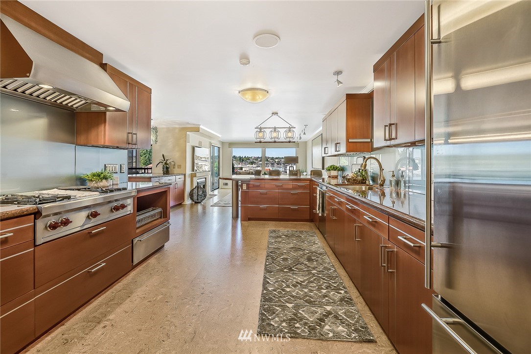 3100 West Commodore Way, Unit 203 Seattle, WA 98199 - Photo 6 of 22