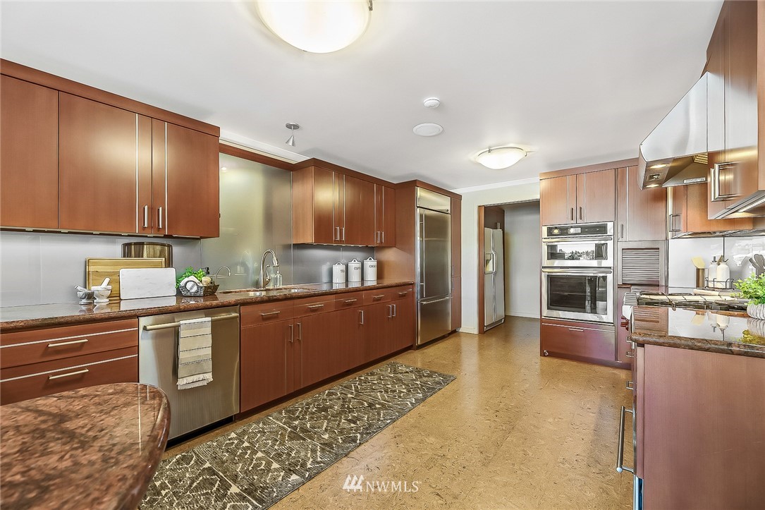 3100 West Commodore Way, Unit 203 Seattle, WA 98199 - Photo 7 of 22