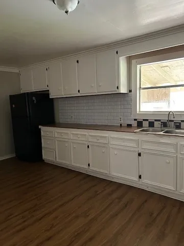 $1,350 | 111 Lazy Trail, Conroe, TX 77316