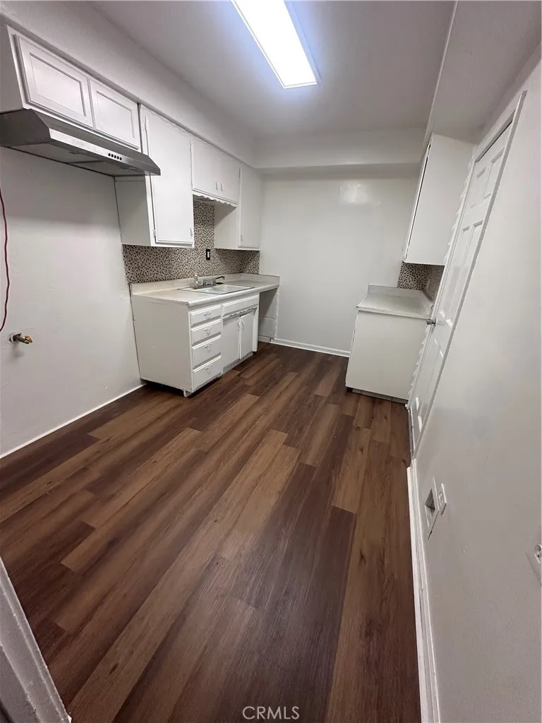 634 33rd Street Bakersfield, CA 93301 - Photo 15 of 39 a room with storage and utility