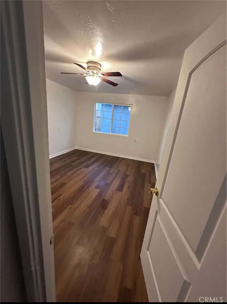 634 33rd Street Bakersfield, CA 93301 - Photo 20 of 39 a view of entryway