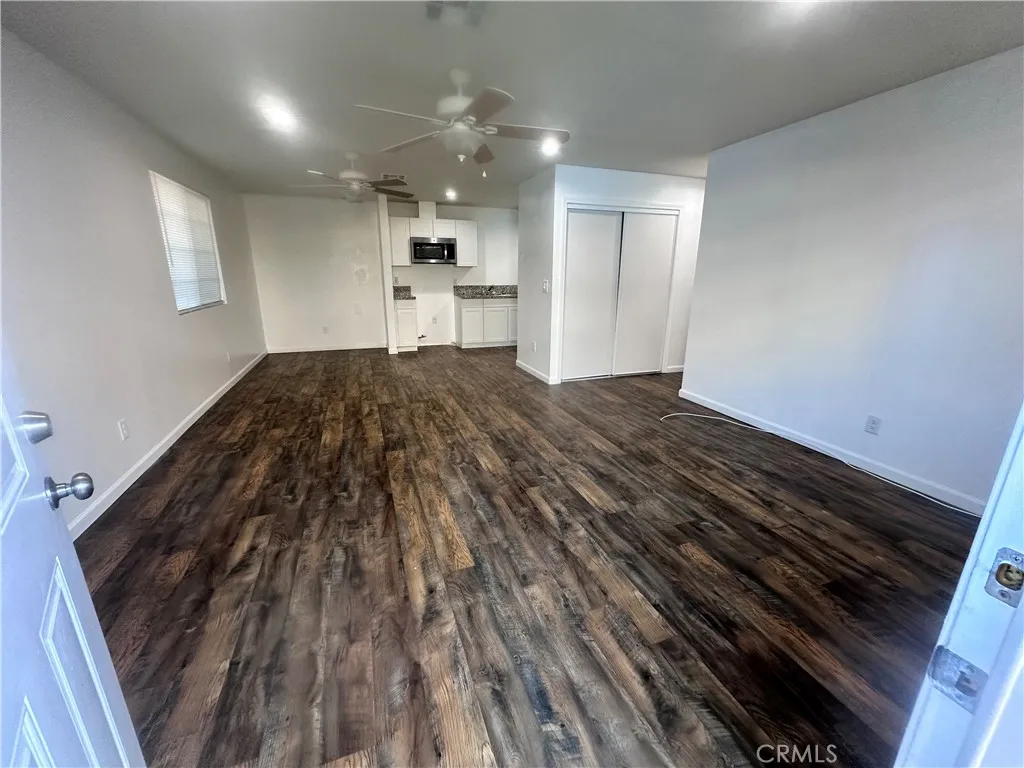 634 33rd Street Bakersfield, CA 93301 - Photo 32 of 39 a view of kitchen and utility room