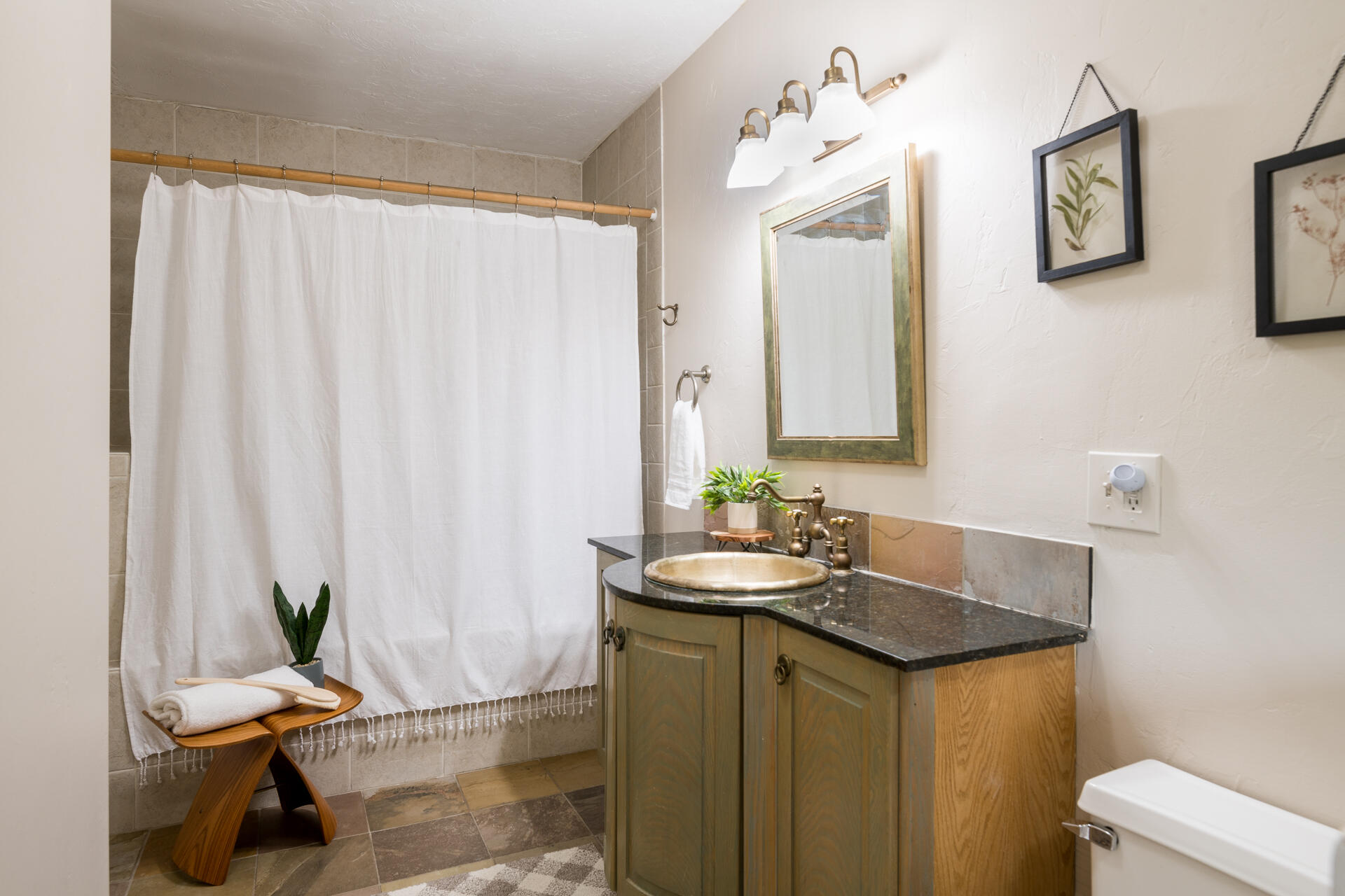 316 Myrtle Street Hailey, ID 83333 - Photo 13 of 29 Primary Bathroom