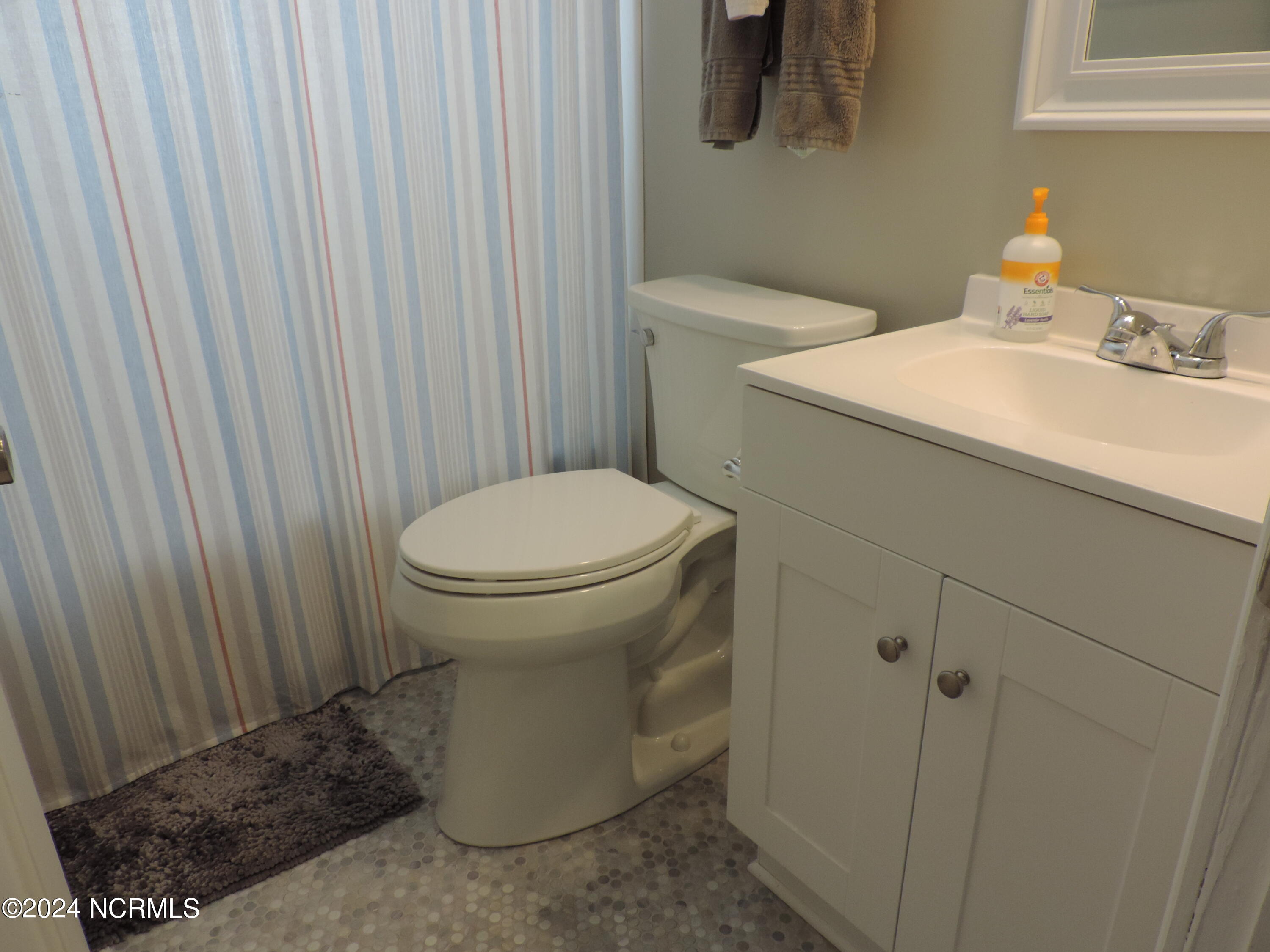 111 Stratford Road Jacksonville, NC 28540 - Photo 27 of 44 Bathroom