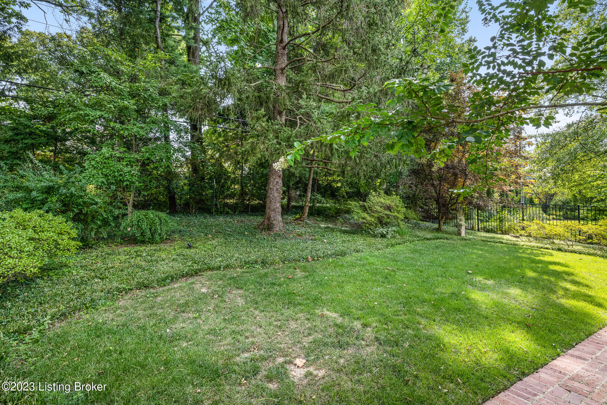 209 Choctaw Road Louisville, KY 40207 - Photo 39 of 44 209 Choctaw Rd-39