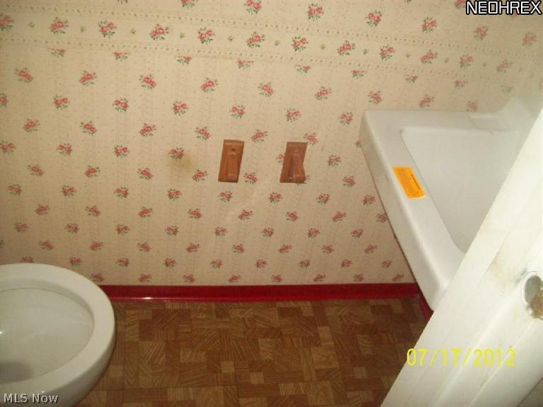 9810 Johnnycake Ridge Road Mentor, OH 44060 - Photo 7 of 20 Gallery Image 7