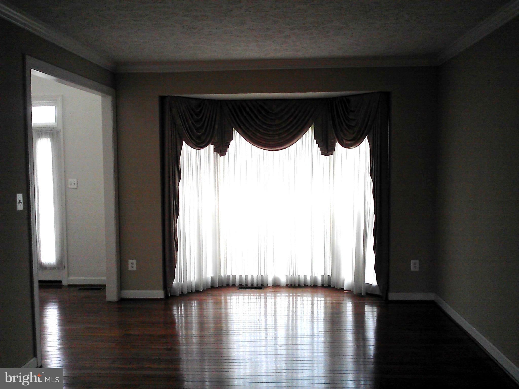 211 Powdersby Road Joppa, MD 21085 - Photo 8 of 30 Living Room