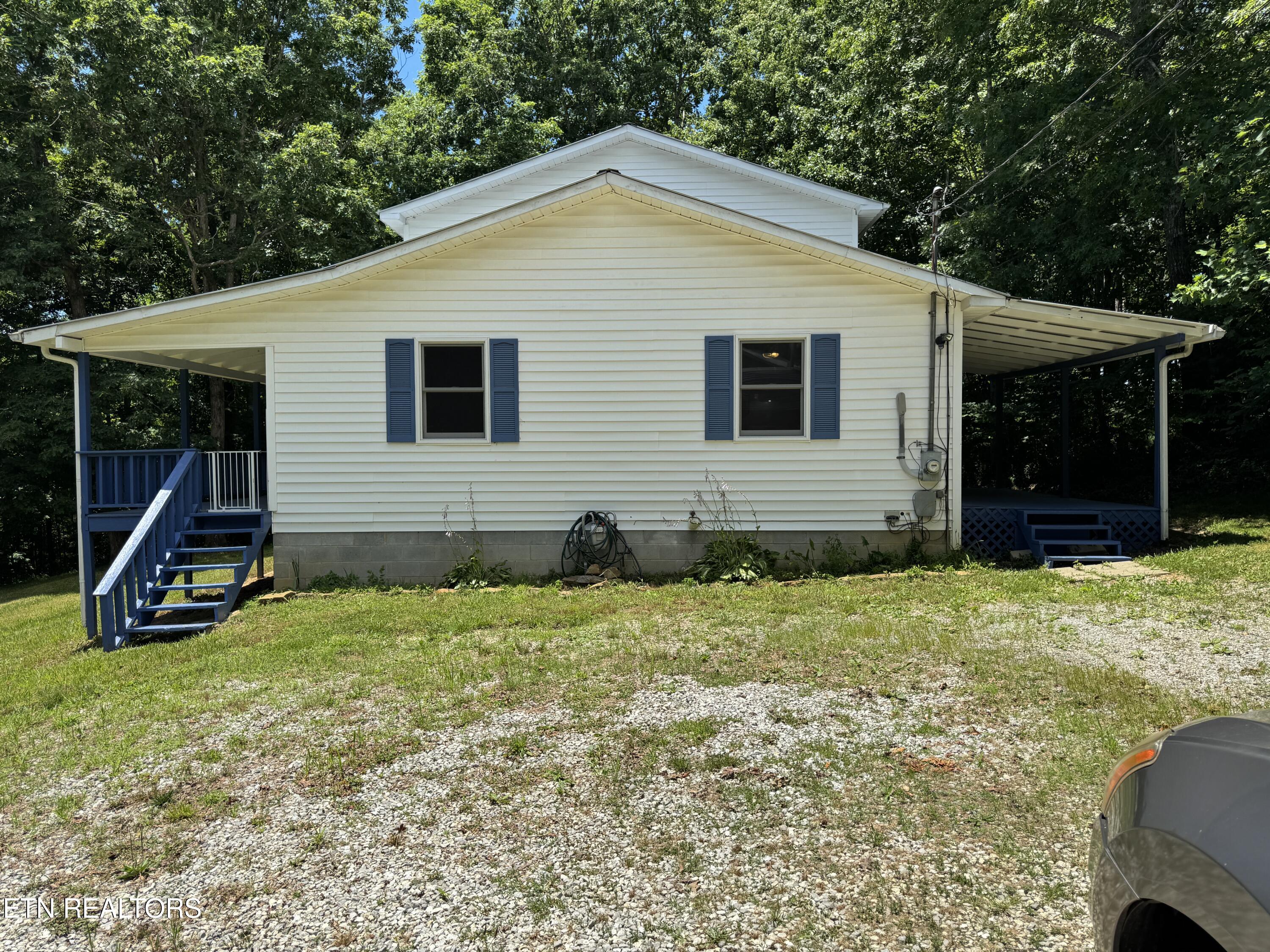 125 Walnut Lane Oneida, TN 37841 - Photo 6 of 39 IMG_7654