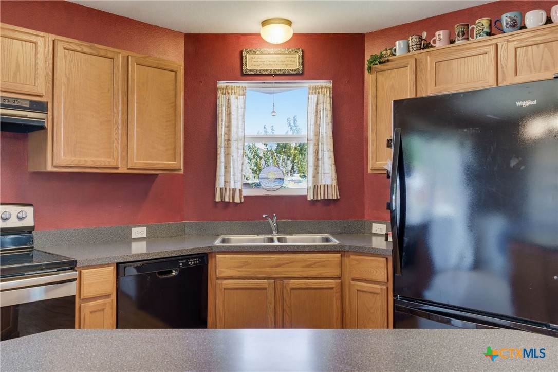 2208 Stoneham Temple, TX 76504 - Photo 7 of 24 Kitchen