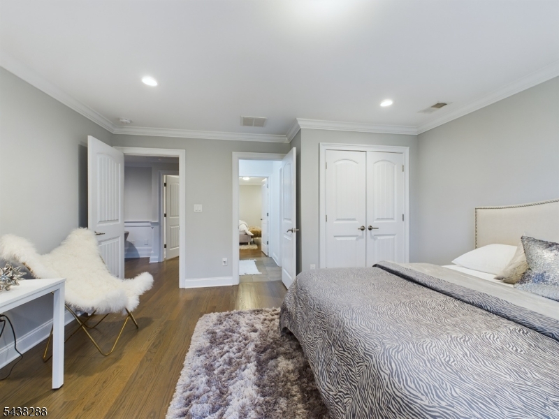 301 Garrett Road Mountainside, NJ 07092 - Photo 33 of 42