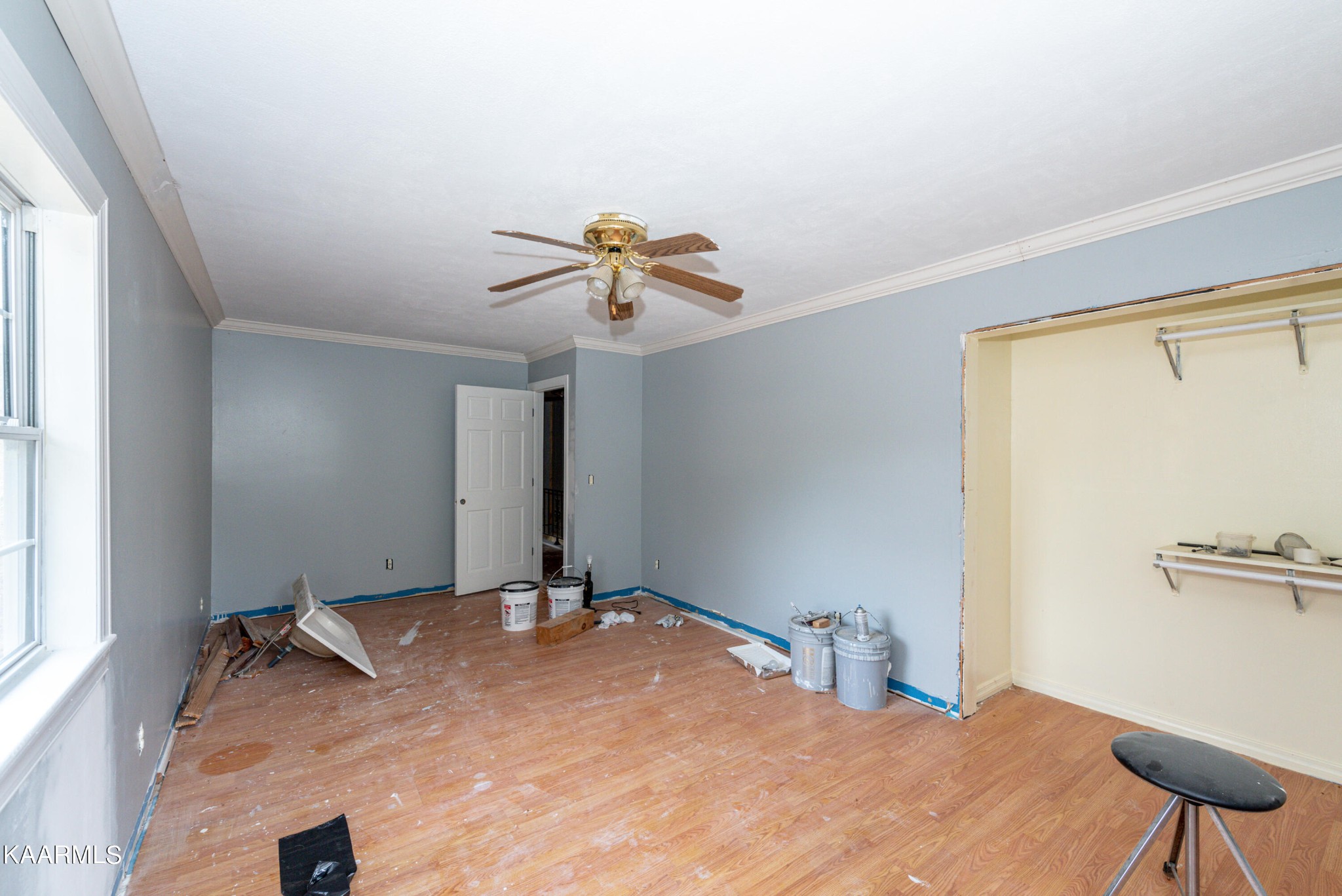 1620 Reliance Road Tellico Plains, TN 37385 - Photo 34 of 59 a bedroom with a bed and a window