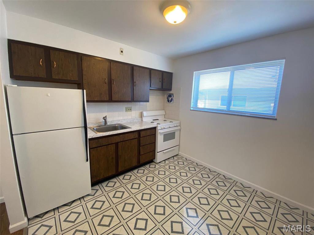 8502 Titchfield Court, Unit C St. Louis, MO 63123 - Photo 3 of 21