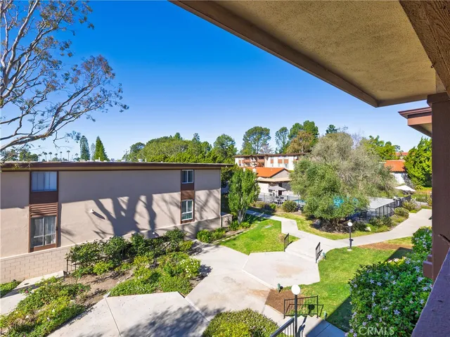 $699,999 | 5917 Armaga Spring Road, Unit H, Rancho Palos Verdes, CA 90275