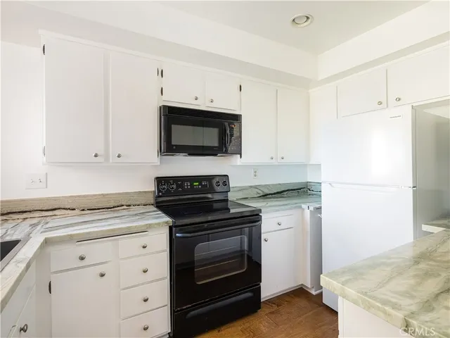 $699,999 | 5917 Armaga Spring Road, Unit H, Rancho Palos Verdes, CA 90275