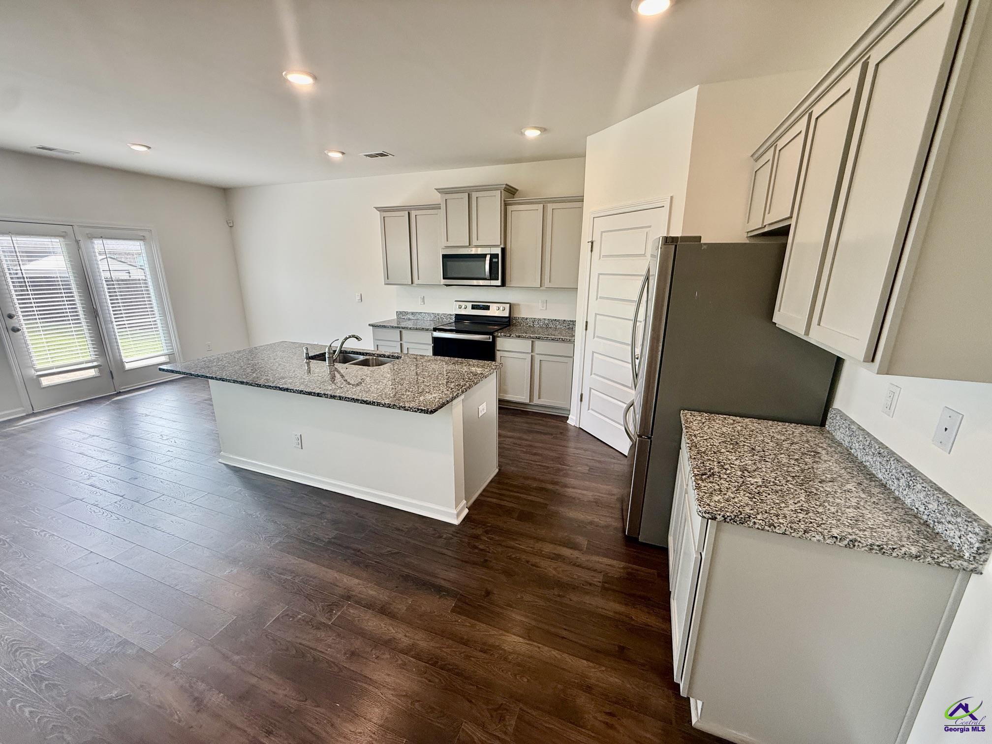 216 Barnyard Way Perry, GA 31069 - Photo 5 of 34