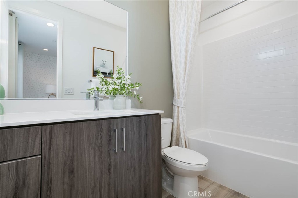 1077 Cadence Irvine, CA 92618 - Photo 18 of 37