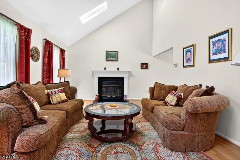 15 Hampton Court Bernards, NJ 07920 - Photo 9 of 45