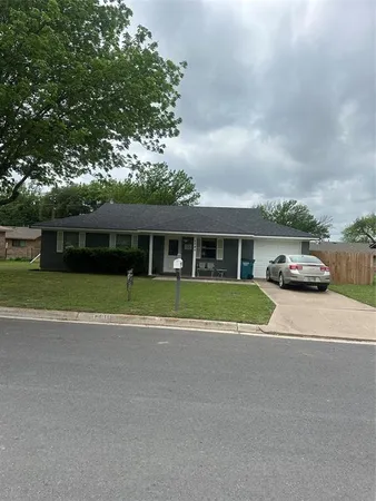 $219,900 | 1201 North Taylor Street, Gainesville, TX 76240