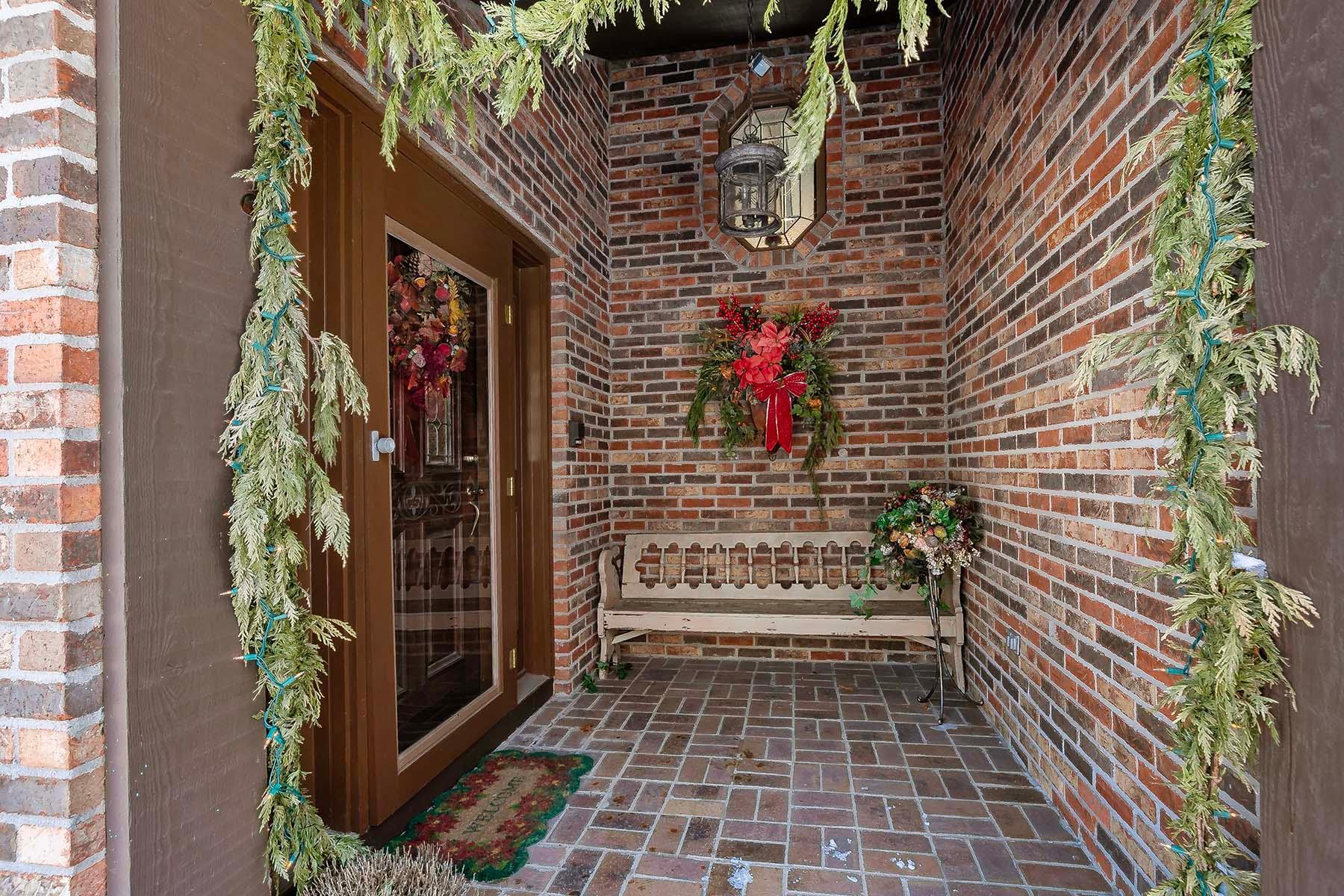 8250 Havelock Court Apple Valley, MN 55124 - Photo 2 of 45