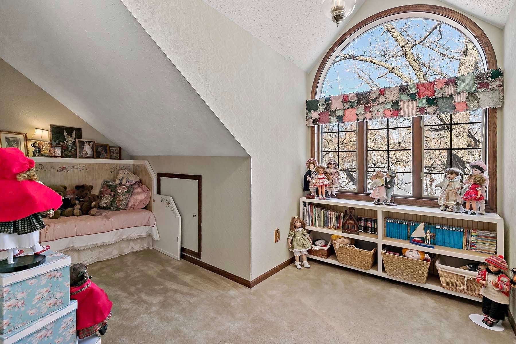 8250 Havelock Court Apple Valley, MN 55124 - Photo 23 of 45