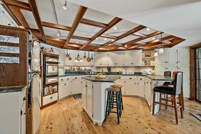 $725,000 | 8250 Havelock Court, Apple Valley, MN 55124