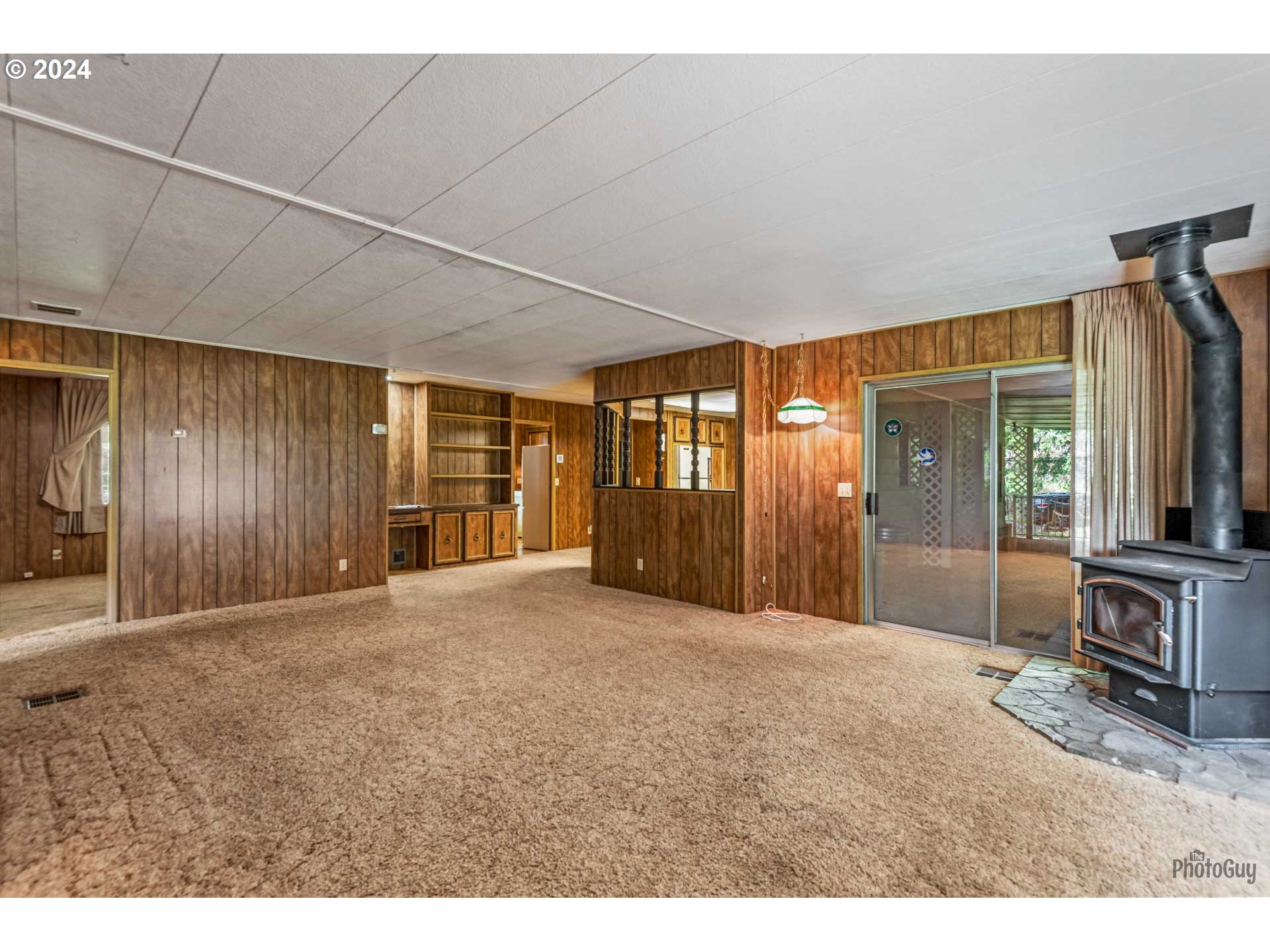 91542 Dearborn Island Road Blue River, OR 97413 - Photo 13 of 44 Family Room
