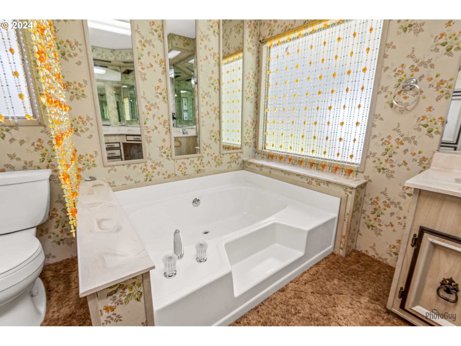 91542 Dearborn Island Road Blue River, OR 97413 - Photo 18 of 44 Owner's Suite Bathroom