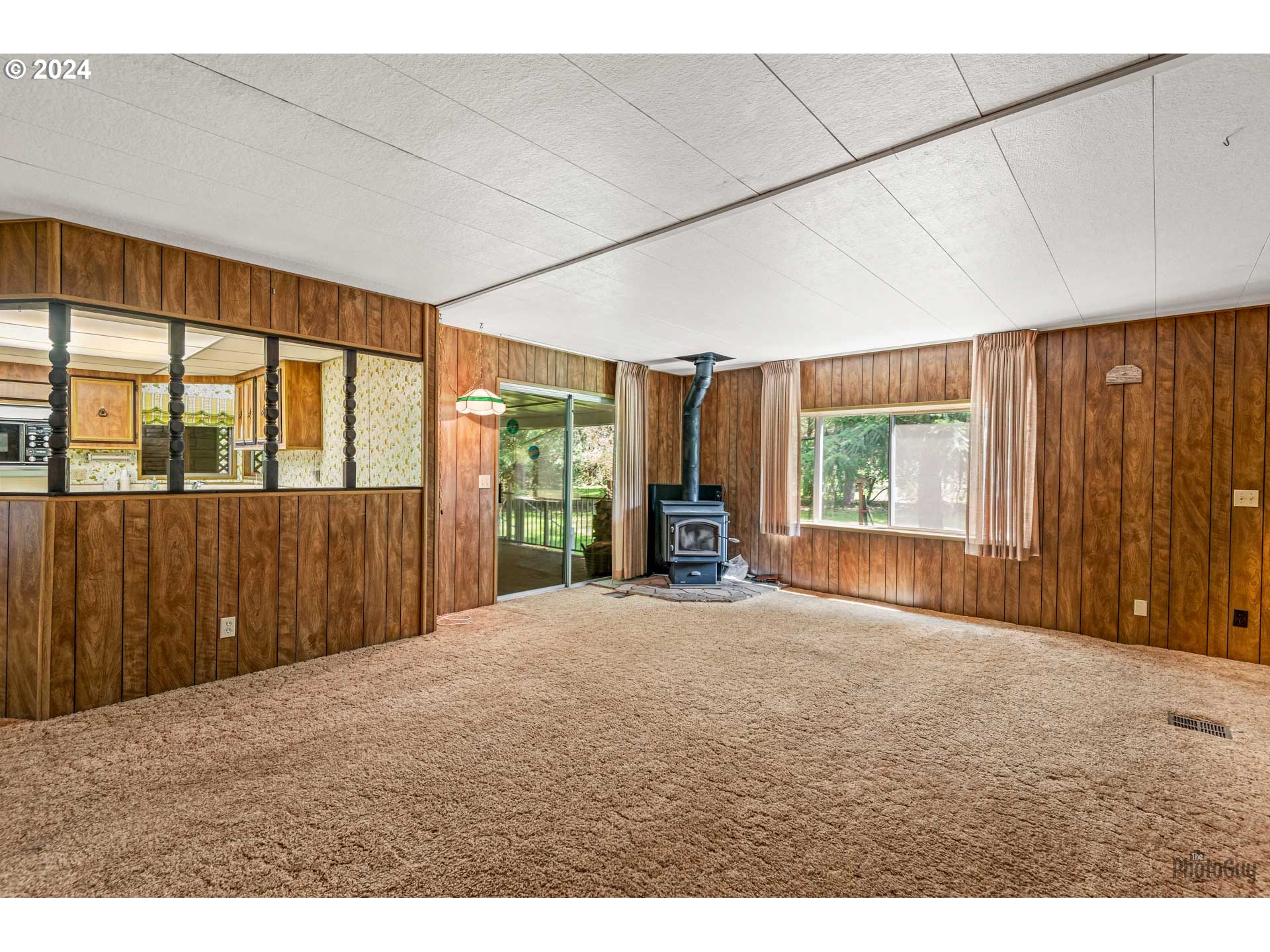 91542 Dearborn Island Road Blue River, OR 97413 - Photo 29 of 44 Family Room