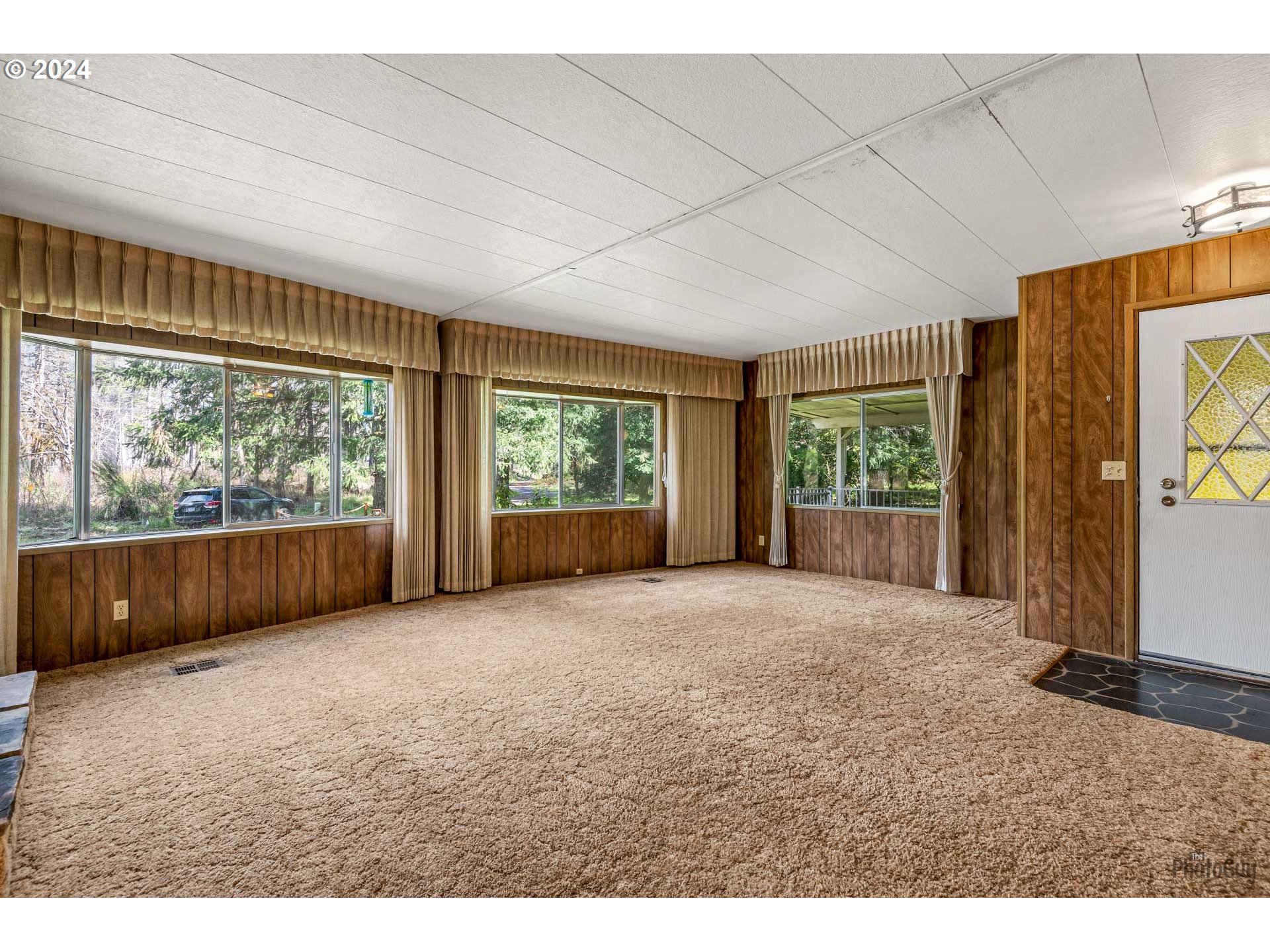 91542 Dearborn Island Road Blue River, OR 97413 - Photo 10 of 44 Living Room