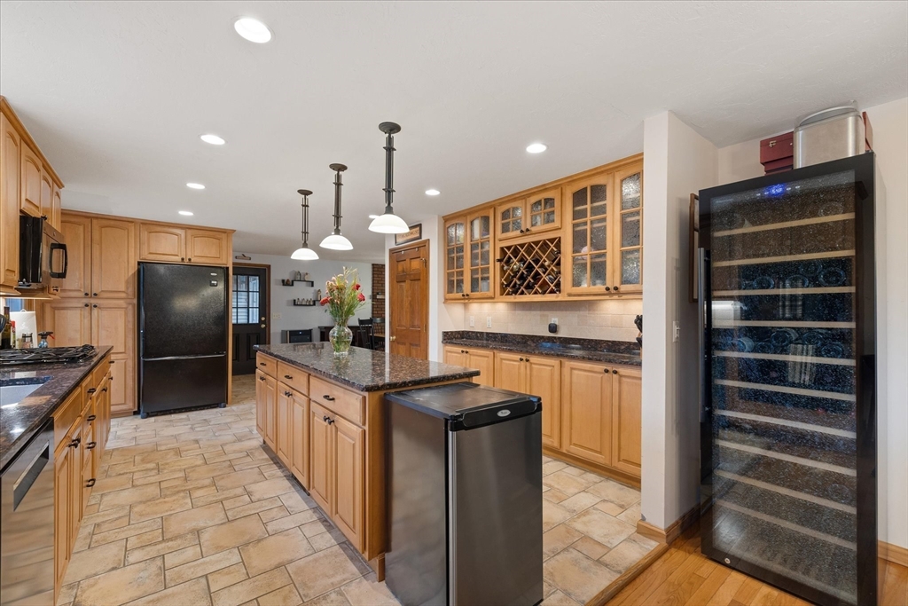 53 Asylum Street Mendon, MA 01756 - Photo 6 of 38