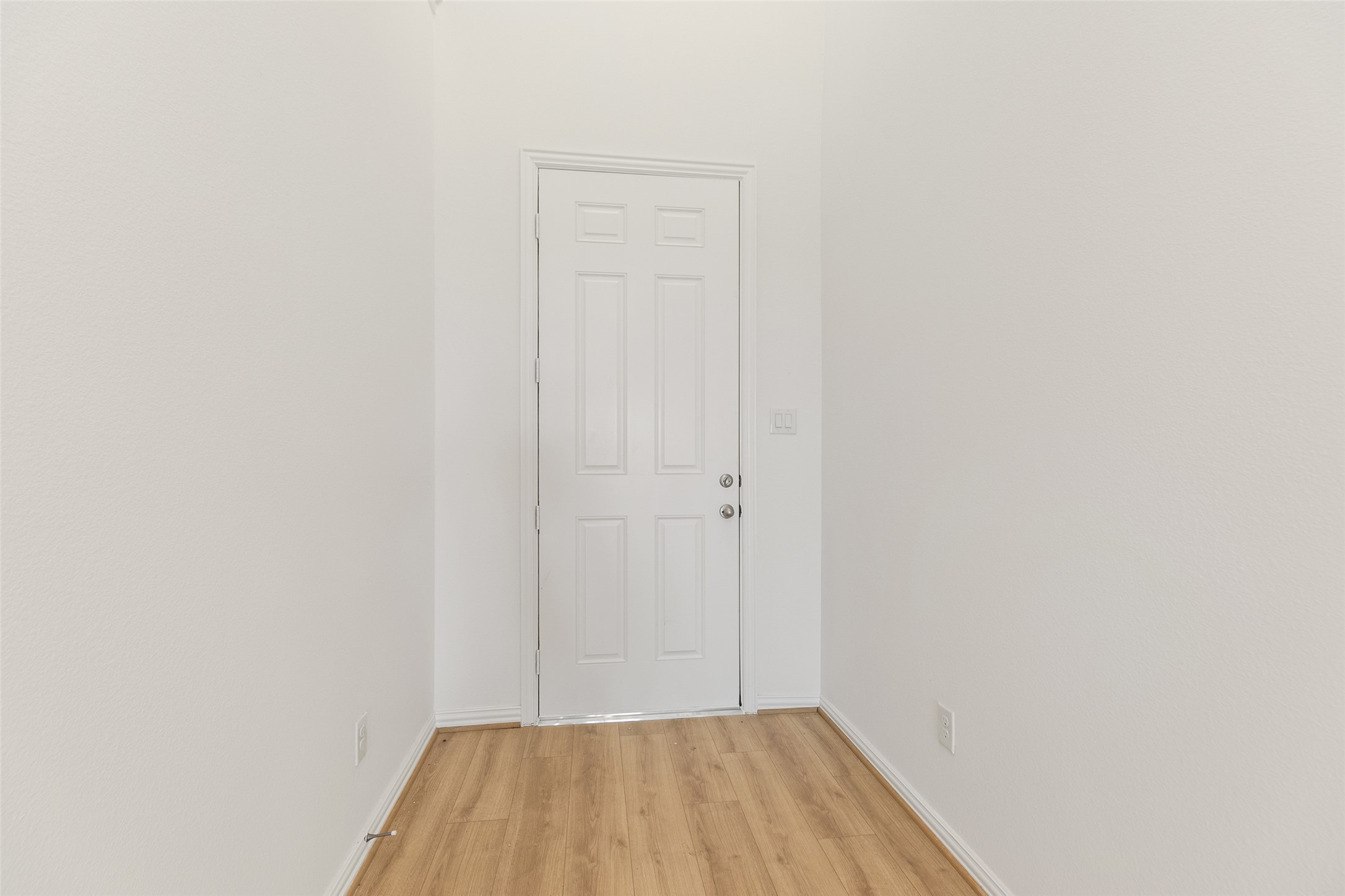 2805 Ruby Laurel Drive Iowa Colony, TX 77583 - Photo 6 of 39 a view of small space with wooden floor