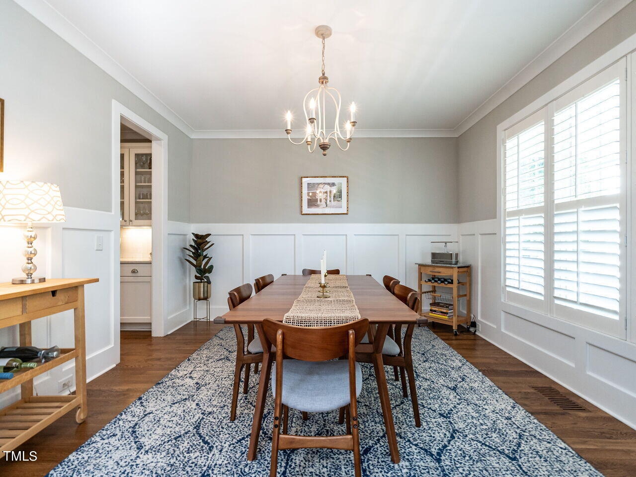 006-1280x960-dining-room