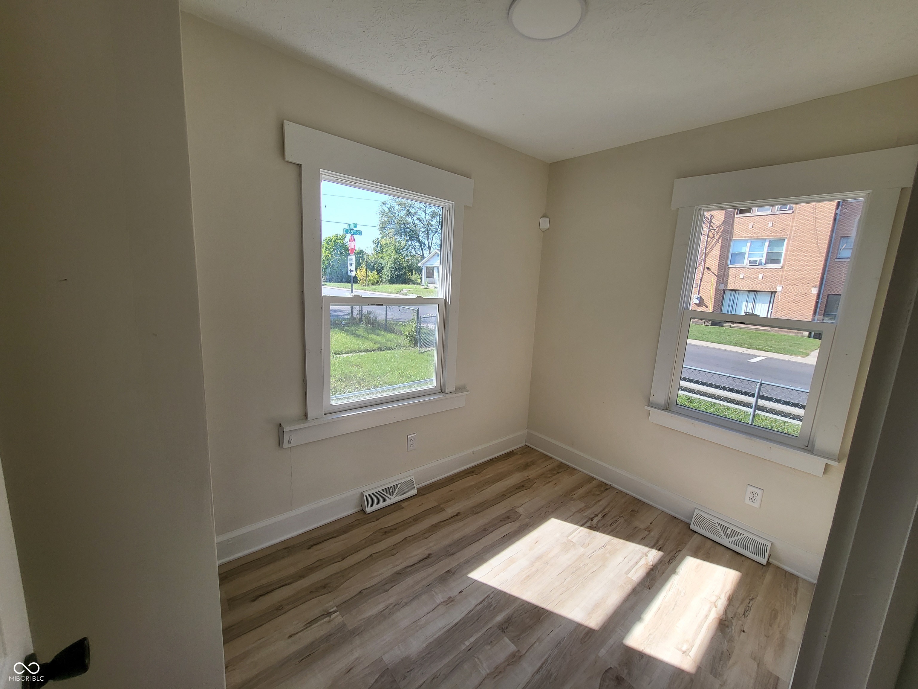 2462 Main Street Anderson, IN 46016 - Photo 10 of 15