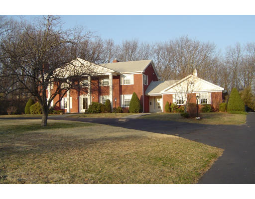 286 Clark Road Lowell, MA 01852 - Photo 1 of 7 Gallery Image 1