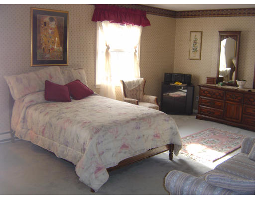 286 Clark Road Lowell, MA 01852 - Photo 6 of 7 Gallery Image 6