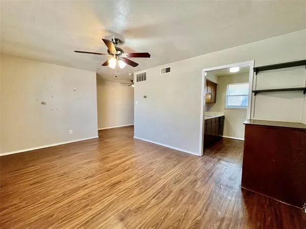 $825 | 2526 West Prairie Street, Unit 204, Denton, TX 76201