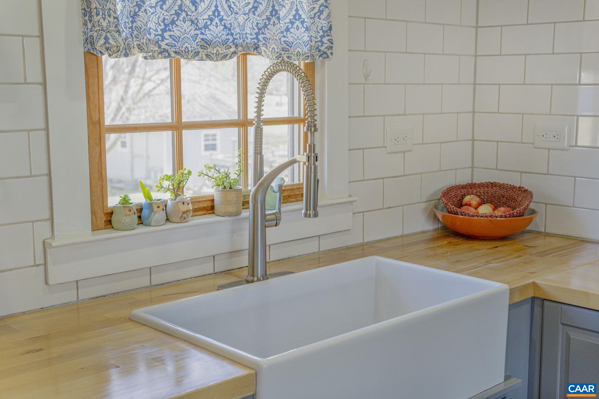 286 Madison Road Stanardsville, VA 22973 - Photo 6 of 48 a room with a sink and a window