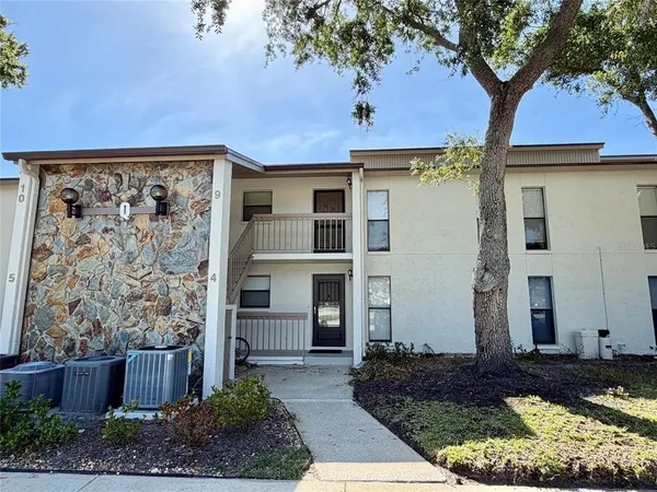 $2,000 | 1200 Tarpon Woods Boulevard, Unit Q4, Palm Harbor, FL 34685