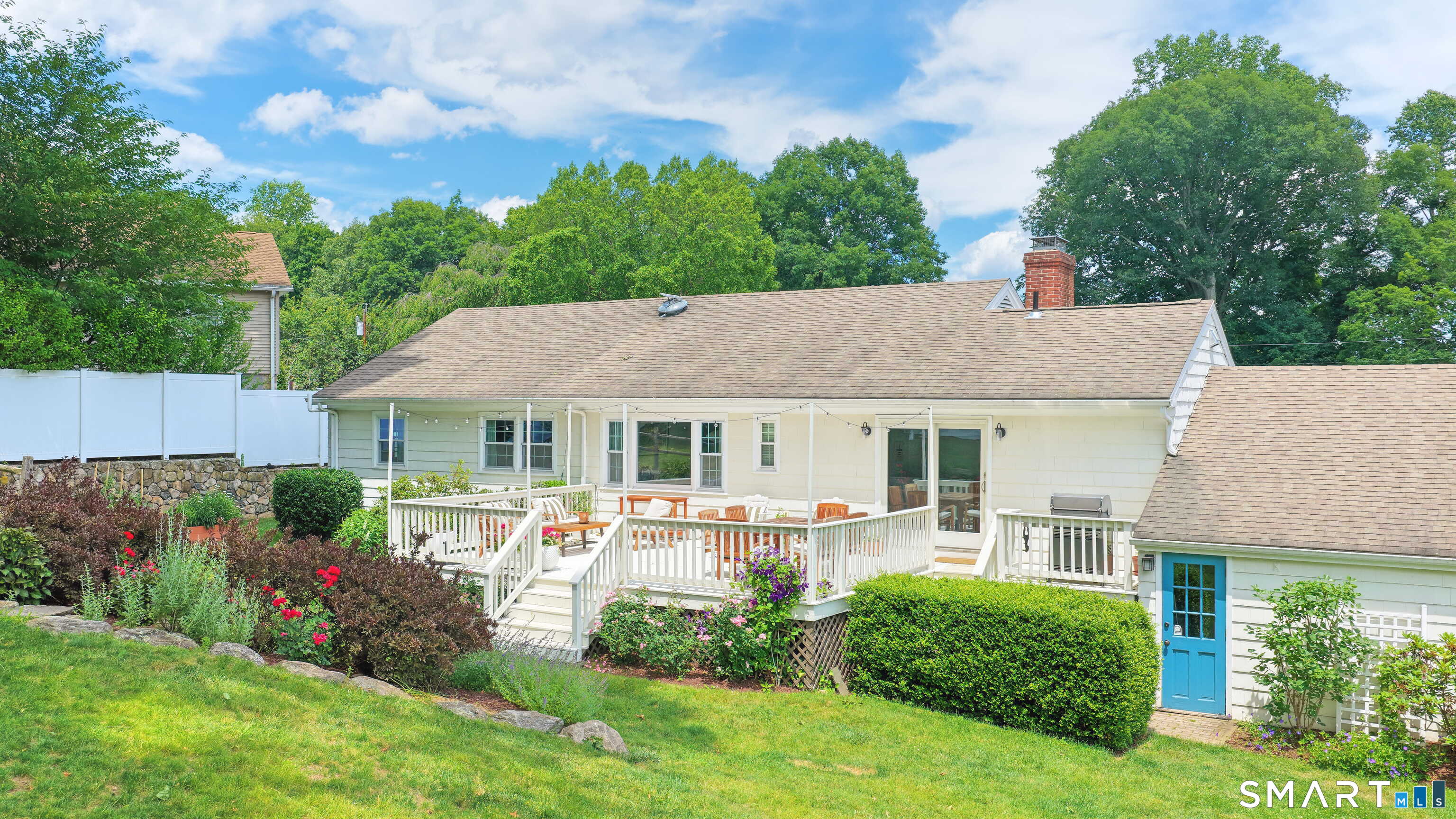 361 Lockwood Road Fairfield, CT 06825 - Photo 29 of 33