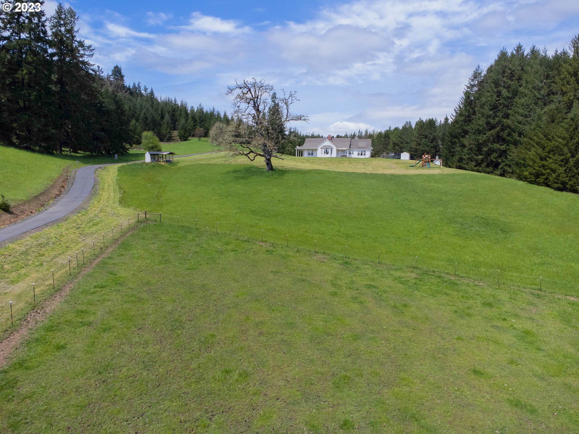 27289 Briggs Hill Road Eugene, OR 97405 - Photo 5 of 45 Gallery Image 5