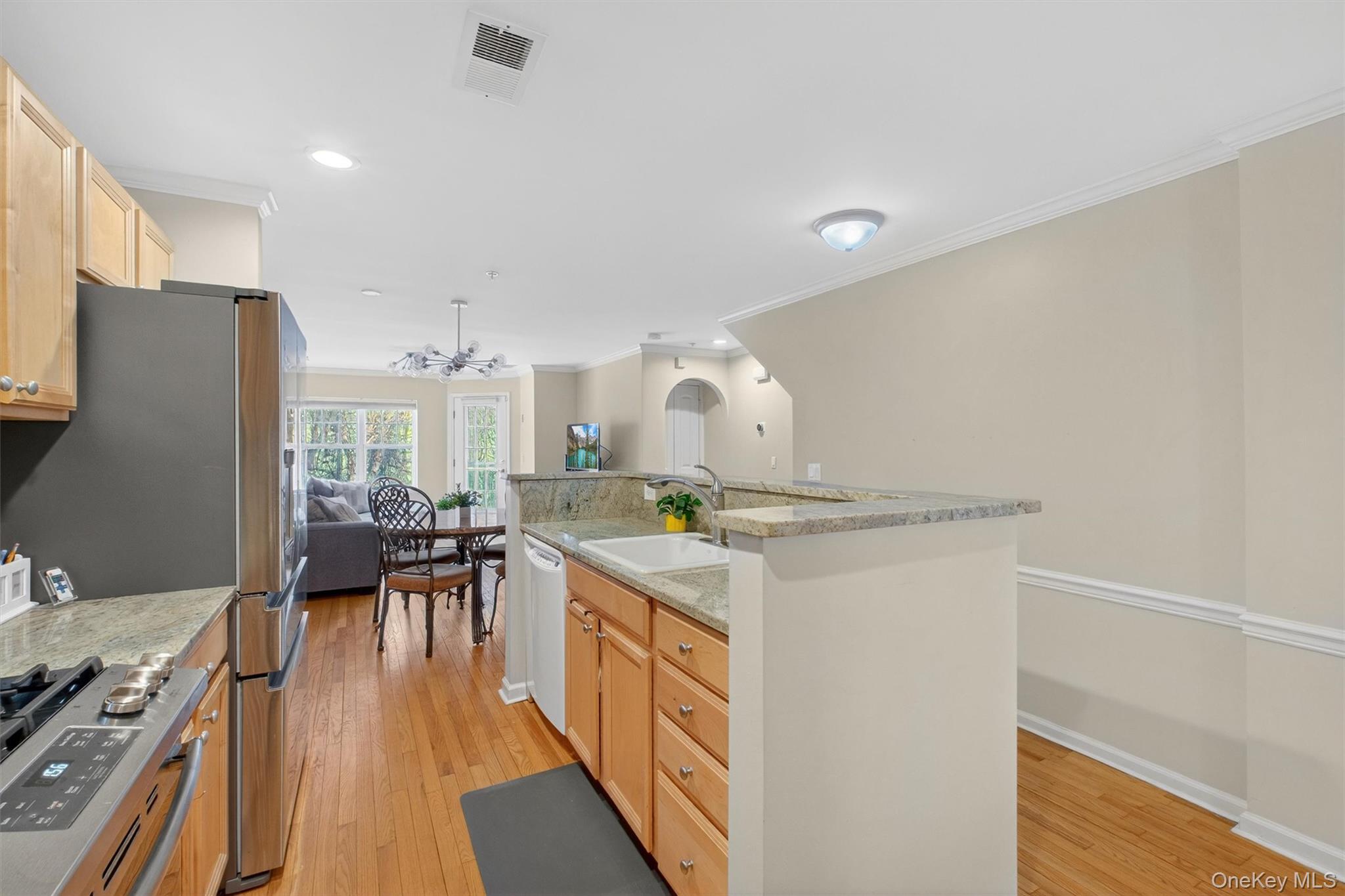 114 Viewpoint Terrace Peekskill, NY 10566 - Photo 4 of 27