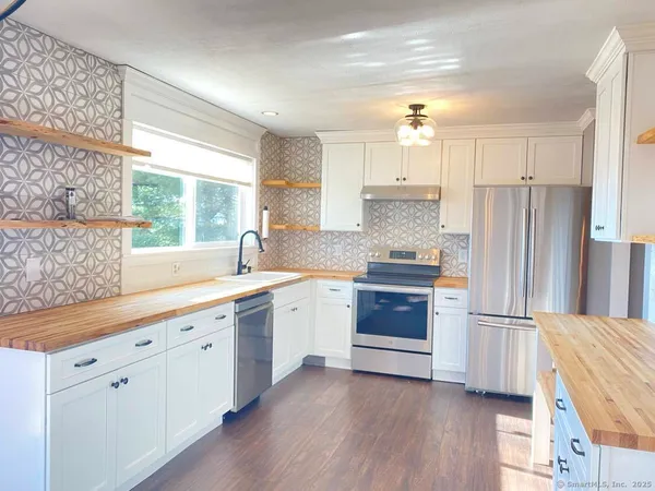 $3,500 | 10 Fleetwood Drive, Danbury, CT 06810