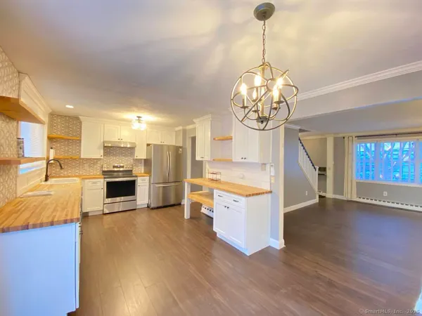 $3,500 | 10 Fleetwood Drive, Danbury, CT 06810