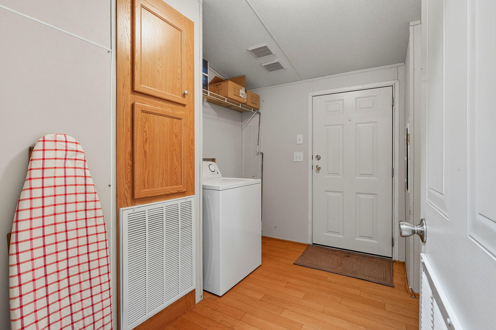 362 Schubert Circle DeFuniak Springs, FL 32433 - Photo 16 of 19 Laundry/Utility Room
