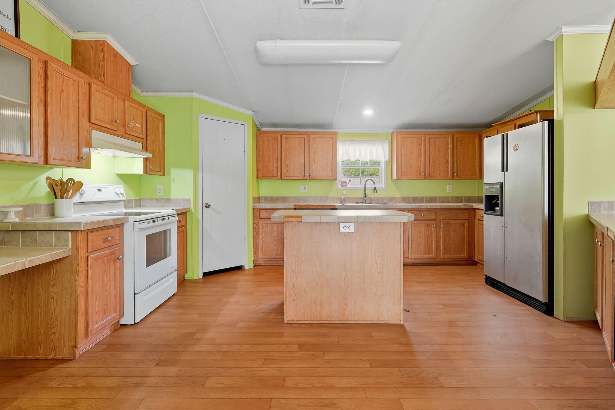 362 Schubert Circle DeFuniak Springs, FL 32433 - Photo 6 of 19 Kitchen